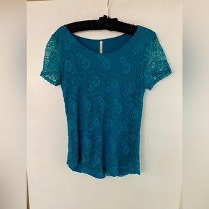 New Lea Nicole Short Sleeve Blouse